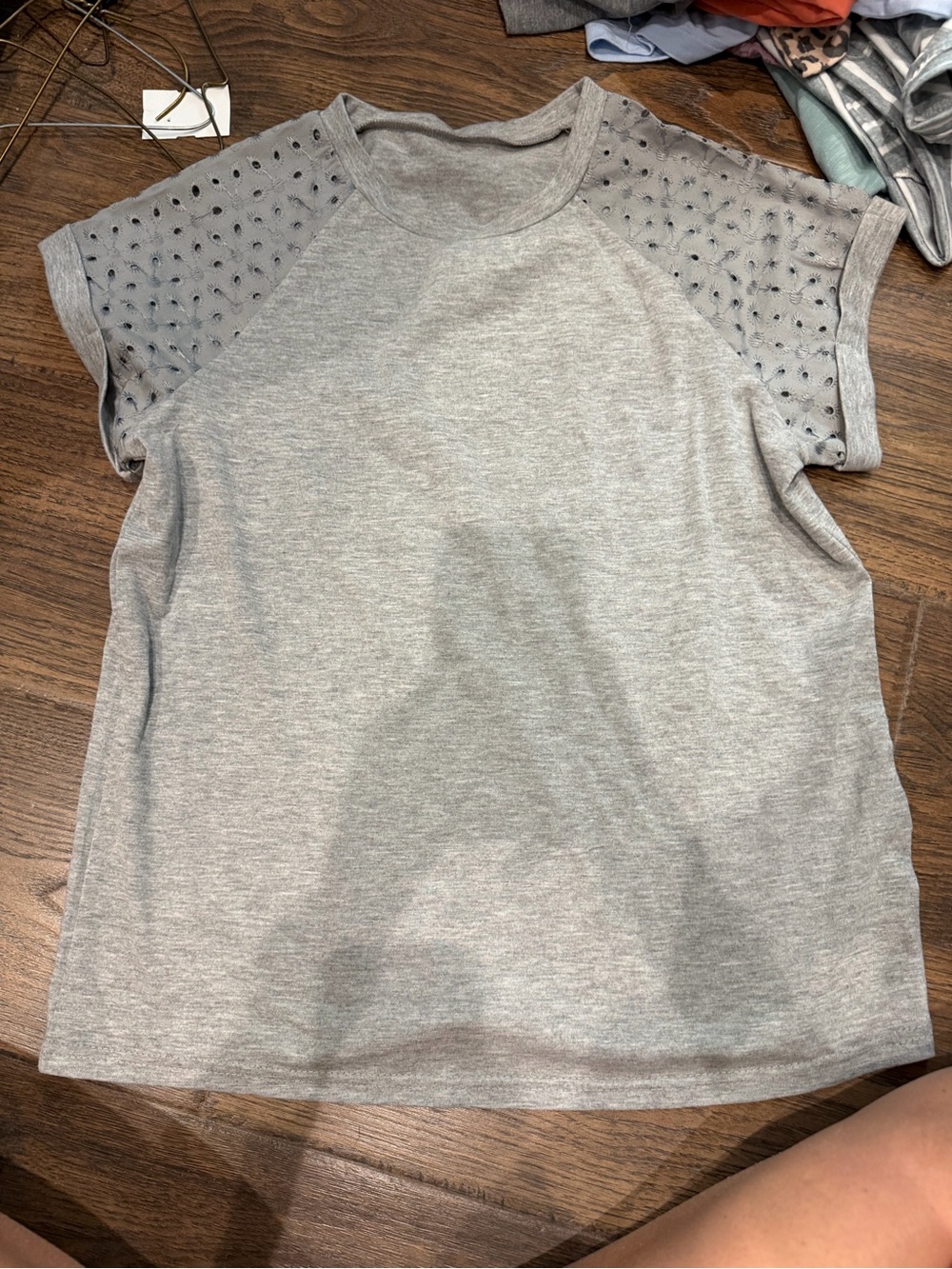 SHEIN Light Gray Short Sleeve Tee with Eyelet Sleeves